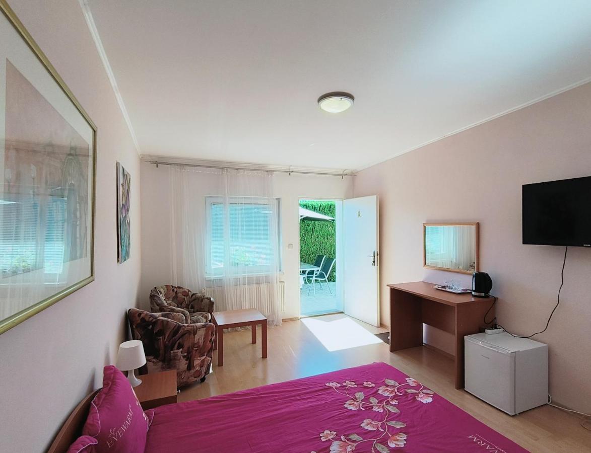 Cozy Room With Garden In 布拉迪斯拉发 外观 照片