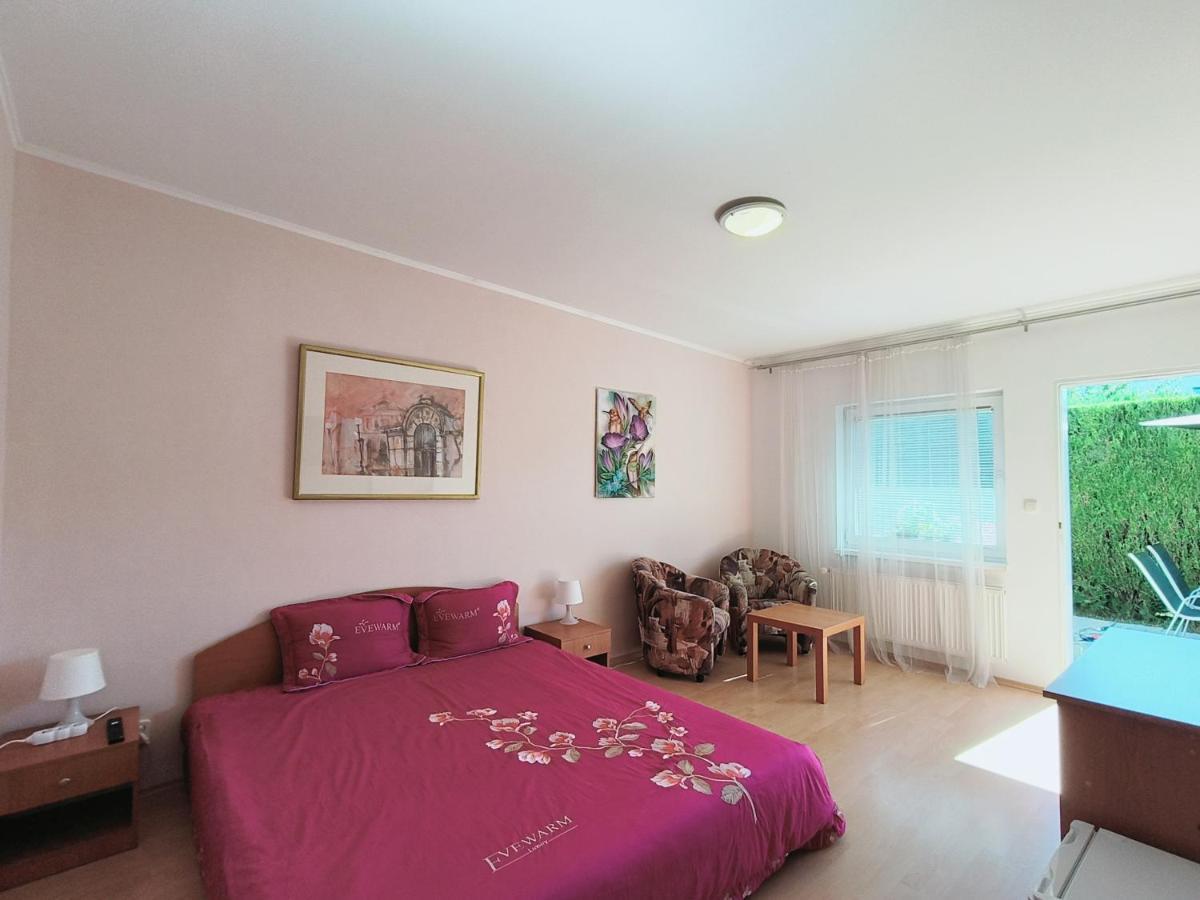 Cozy Room With Garden In 布拉迪斯拉发 外观 照片